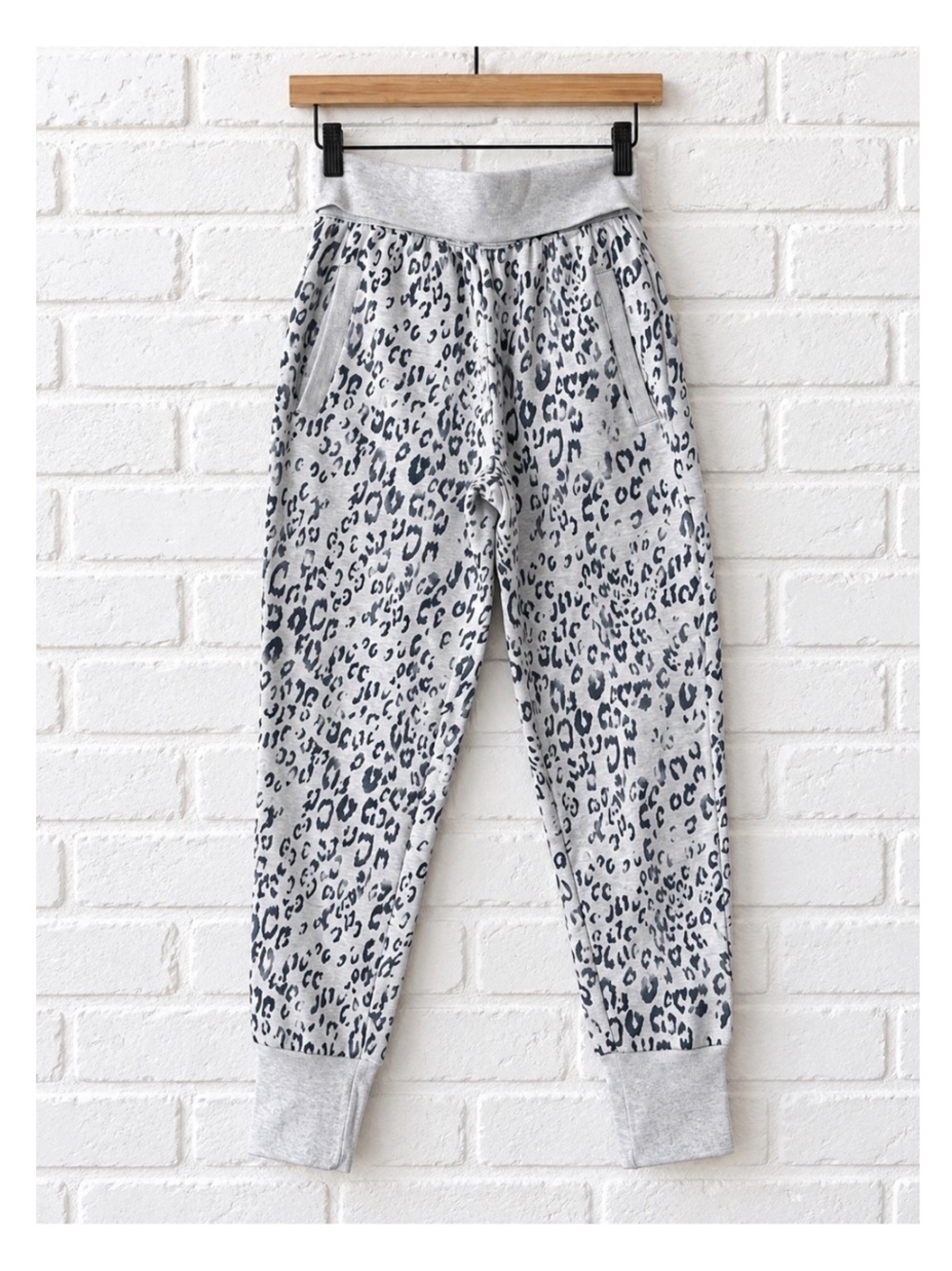 NWT HIPPIE ROSE Comfy Joggers w/Pockets in Gray/Black Leopard Print